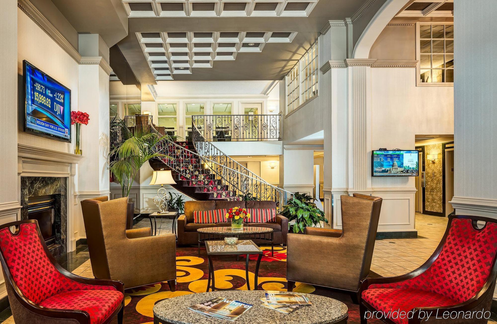Holiday Inn Rosslyn At Key Bridge Арлингтън Екстериор снимка