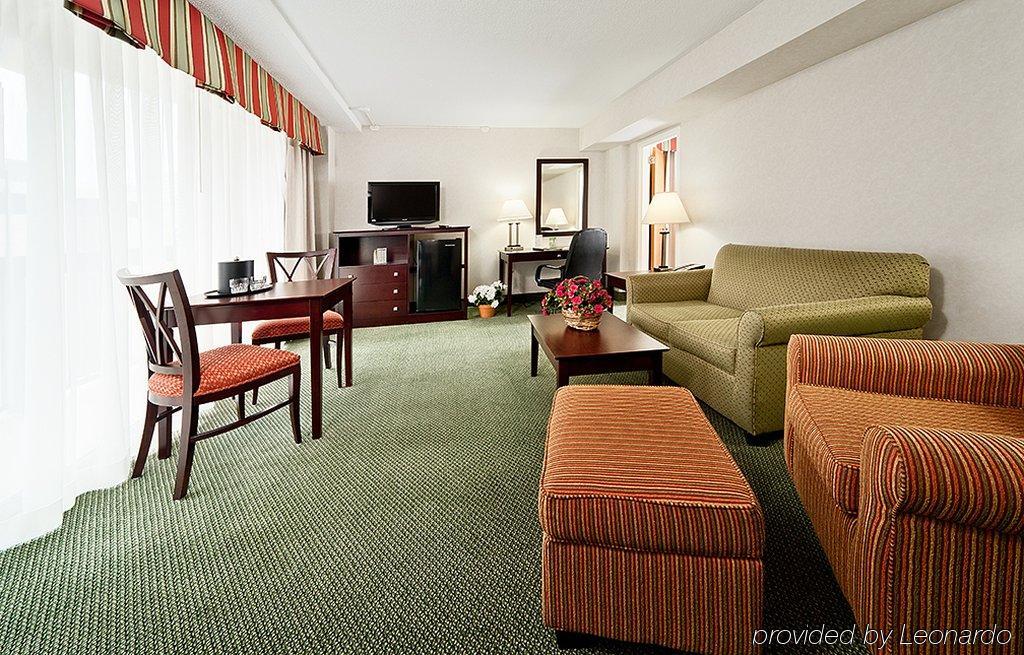Holiday Inn Rosslyn At Key Bridge Арлингтън Екстериор снимка