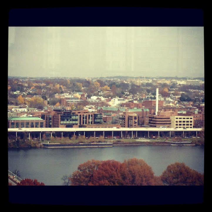 Holiday Inn Rosslyn At Key Bridge Арлингтън Екстериор снимка