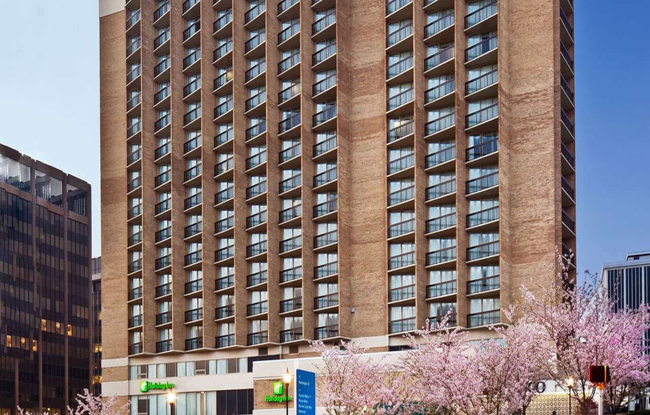 Holiday Inn Rosslyn At Key Bridge Арлингтън Екстериор снимка