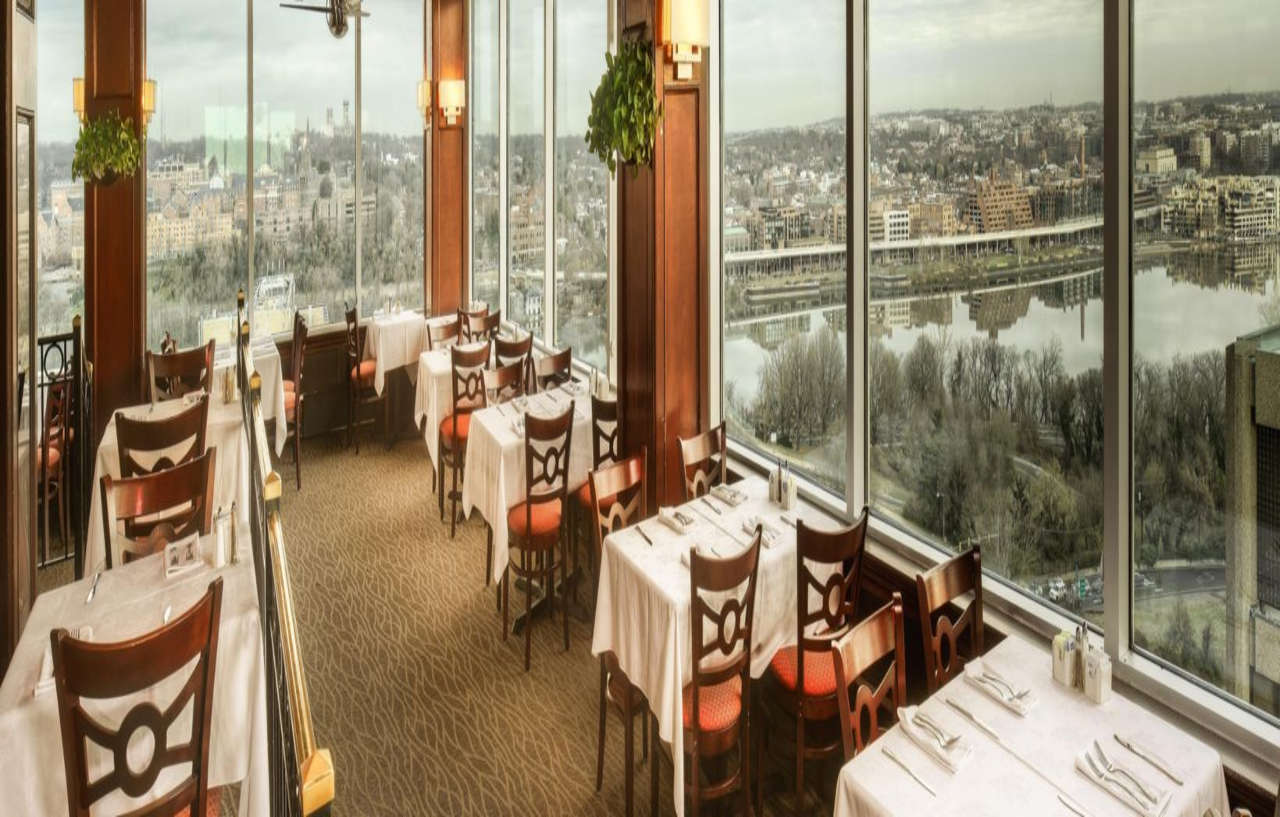 Holiday Inn Rosslyn At Key Bridge Арлингтън Екстериор снимка