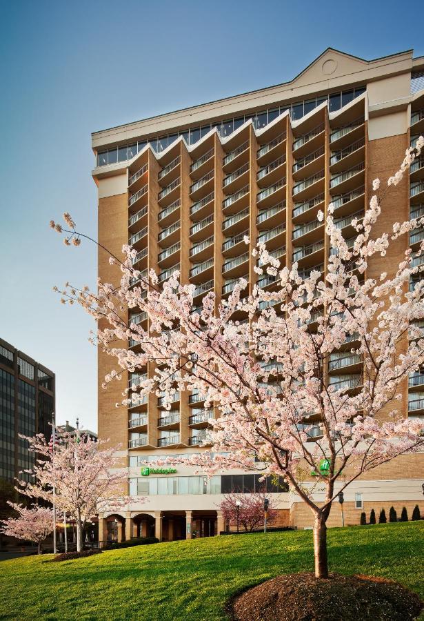 Holiday Inn Rosslyn At Key Bridge Арлингтън Екстериор снимка